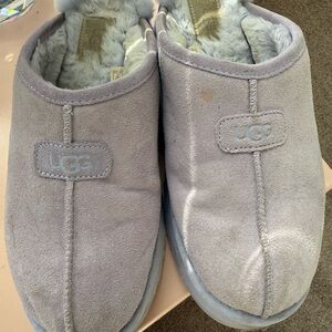 UGG slippers in purple